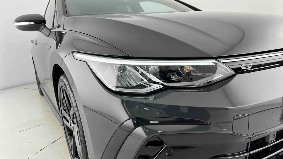 2022-volkswagen-golf-15-tsi-r-line-130ps-hatchback-big-23
