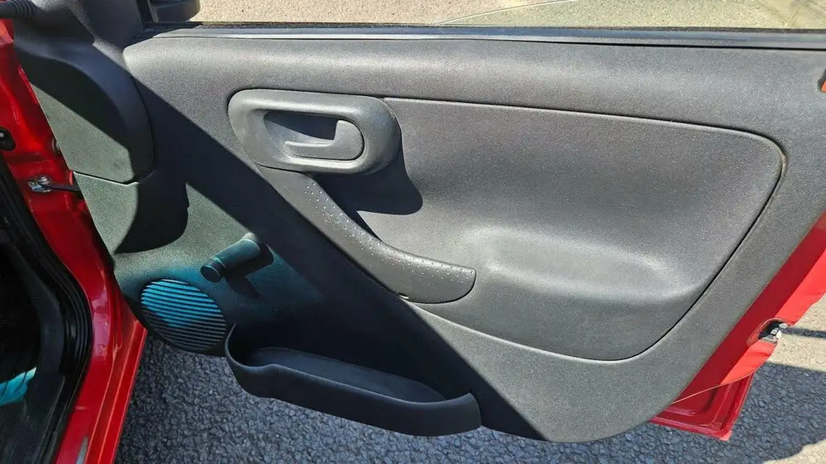 2010-vauxhall-combo-13td-1700-panel-big-15