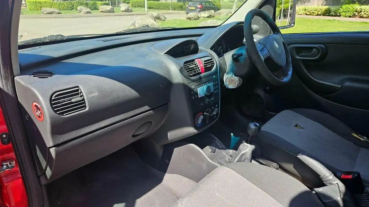 2010-vauxhall-combo-13td-1700-panel-big-11