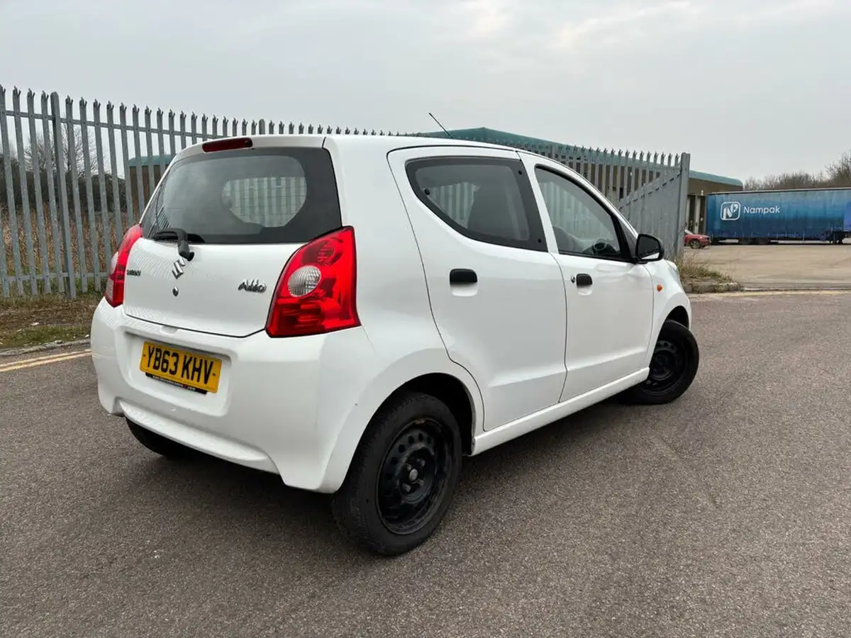 2014-suzuki-alto-10-sz-big-4