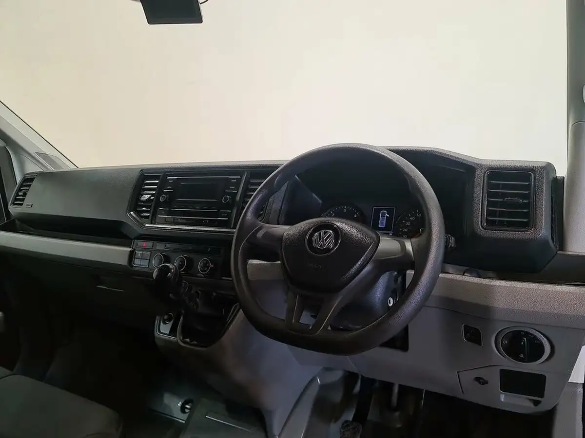 2021-volkswagen-crafter-20tdi-cr35-mwb-startline-140pseu6dt-e-rwd-panel-van-big-4
