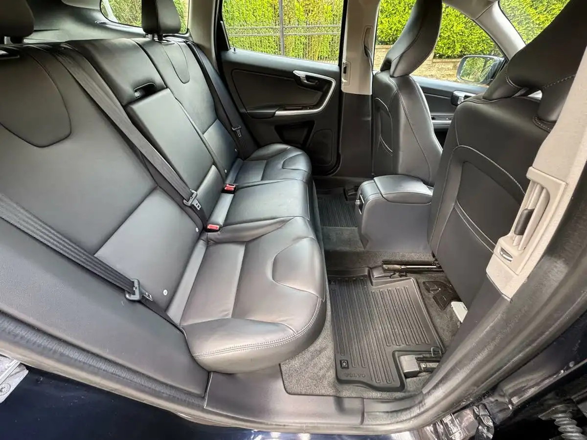 2016-volvo-xc60-24td-d4-se-lux-geartronic-big-35