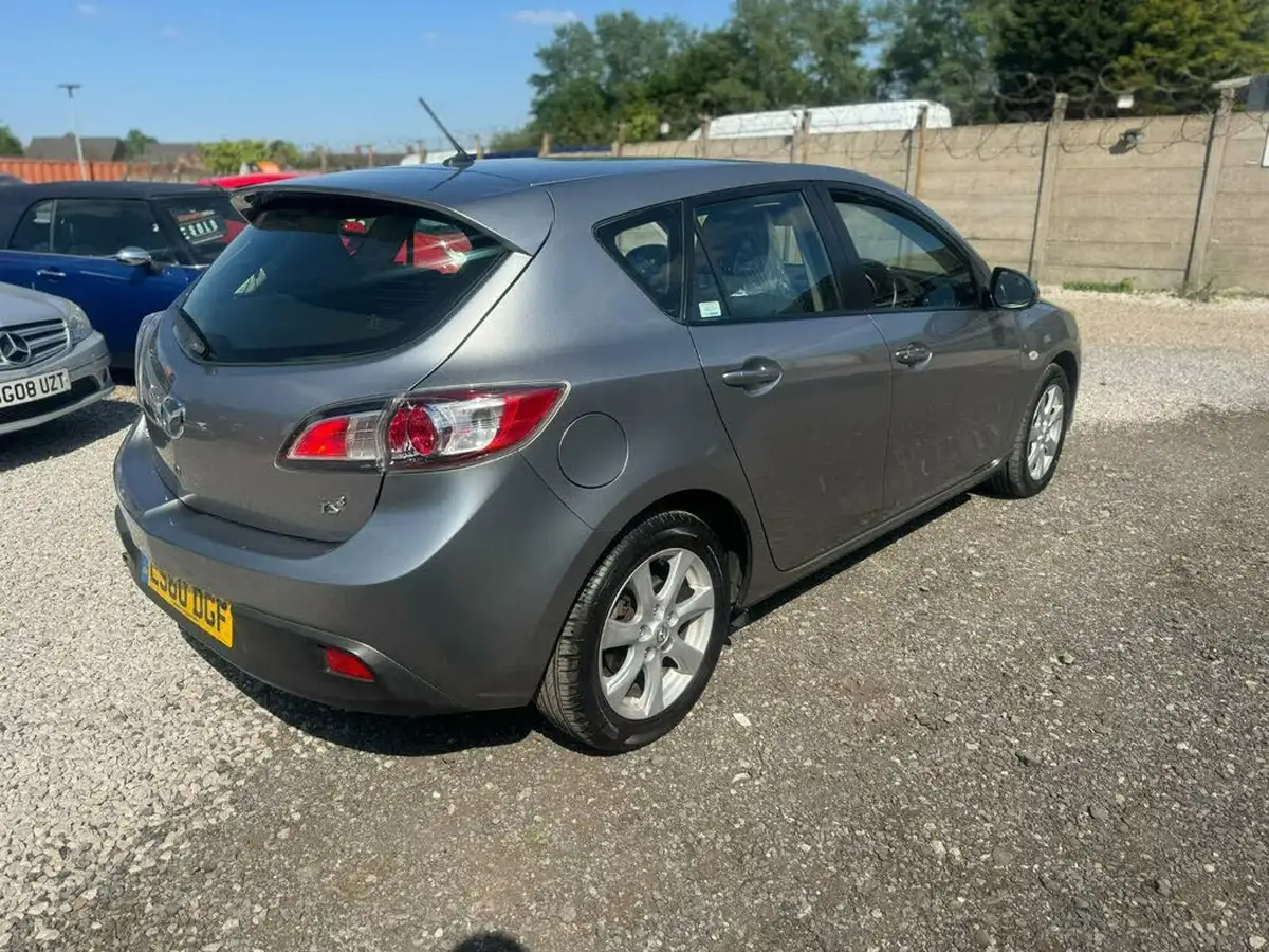 2010-mazda-mazda3-16-ts2-big-8