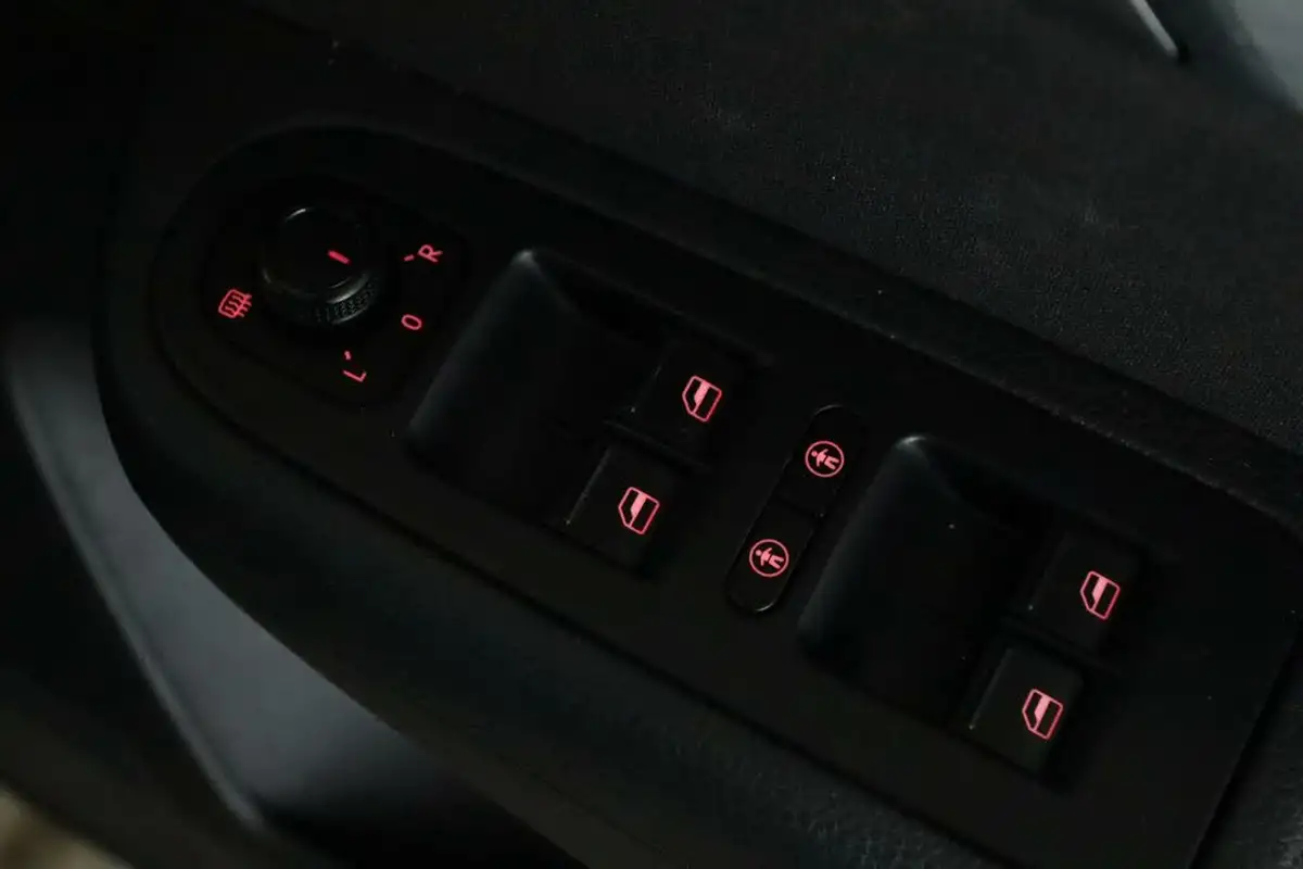 2019-volkswagen-sharan-14-tsi-se-dsg-big-17