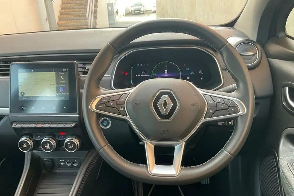 2022-renault-zoe-e-iconic-135ps-r135ev50-rapid-charge-big-11