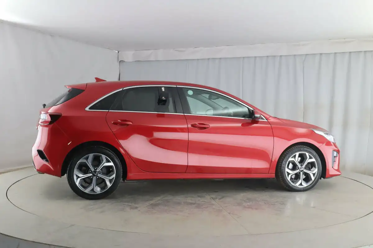 2021-kia-ceed-16crdi-3-48v-mhev-hatchback-big-3