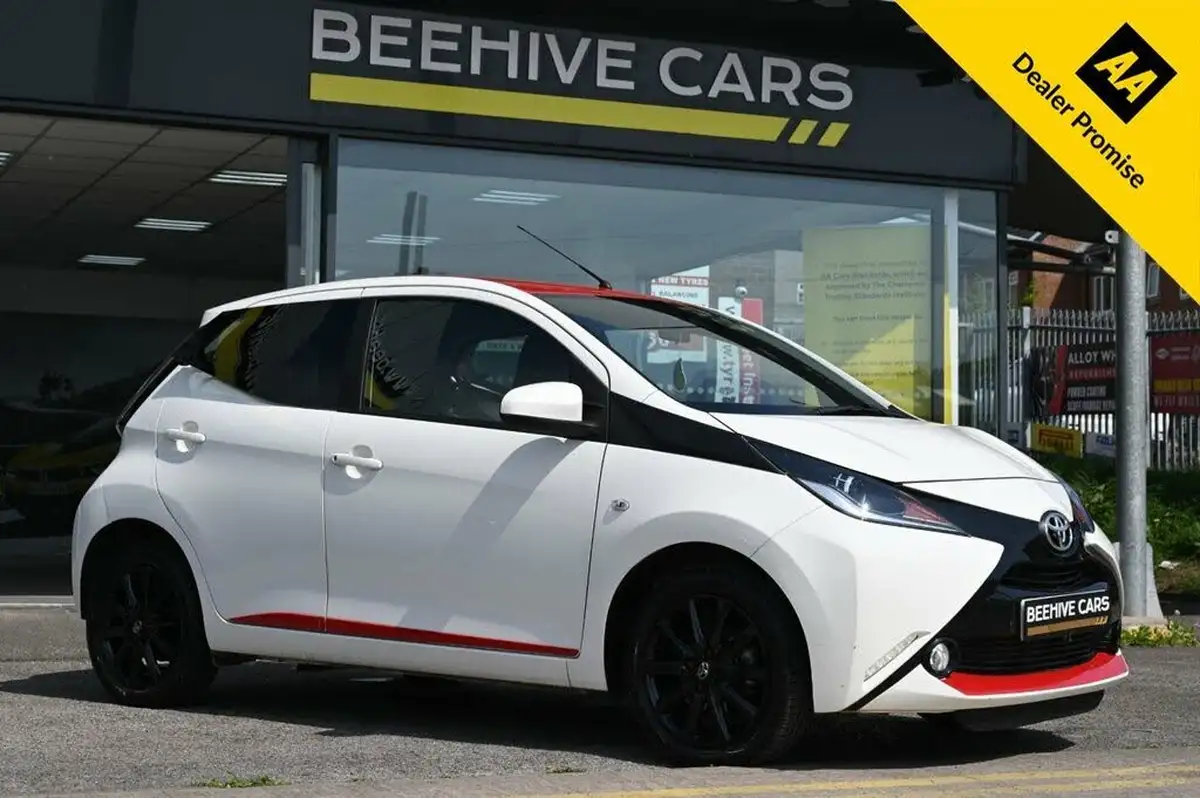 2017-toyota-aygo-10-vvt-i-x-press-71bhp-big-0