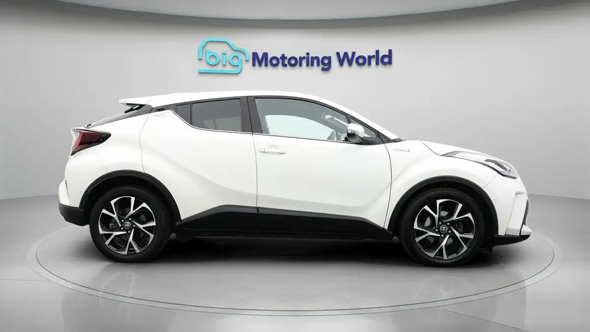 2020-toyota-c-hr-18-vvt-i-design-big-7