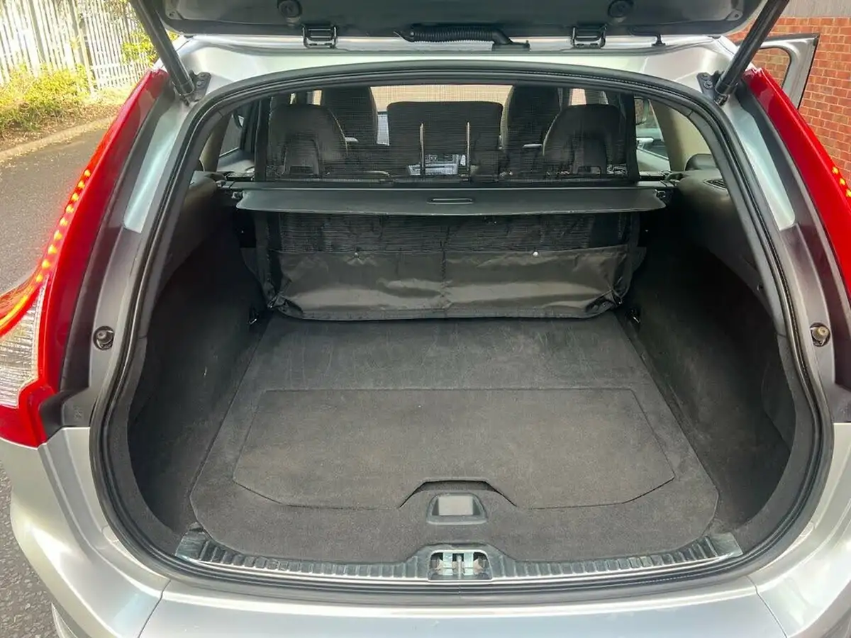 2017-volvo-xc60-20td-d4-se-big-11