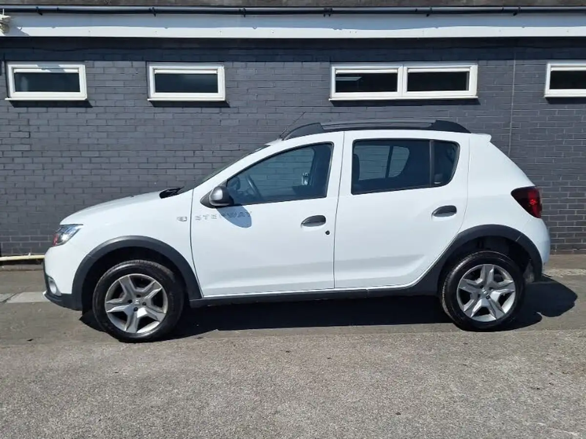 2017-dacia-sandero-stepway-15dci-laureate-big-3