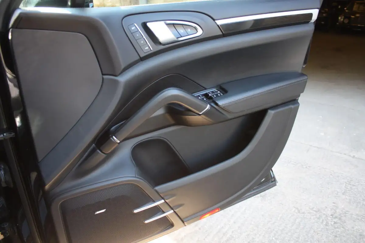 2015-porsche-cayenne-36-s-big-14