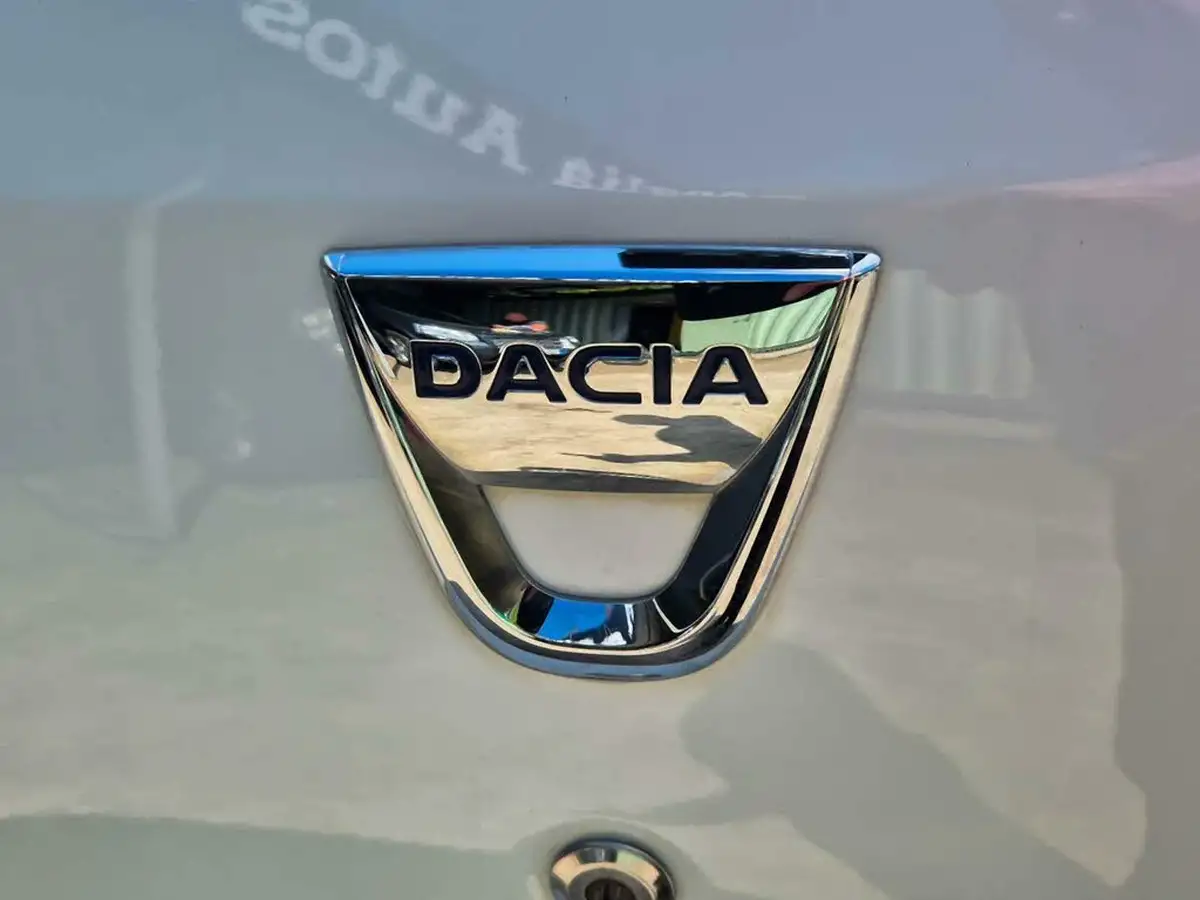 2015-dacia-sandero-stepway-15d-laureate-big-18
