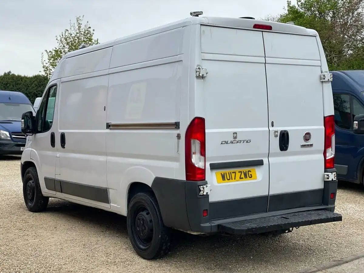 2017-fiat-ducato-20td-35-lh2-panel-big-16