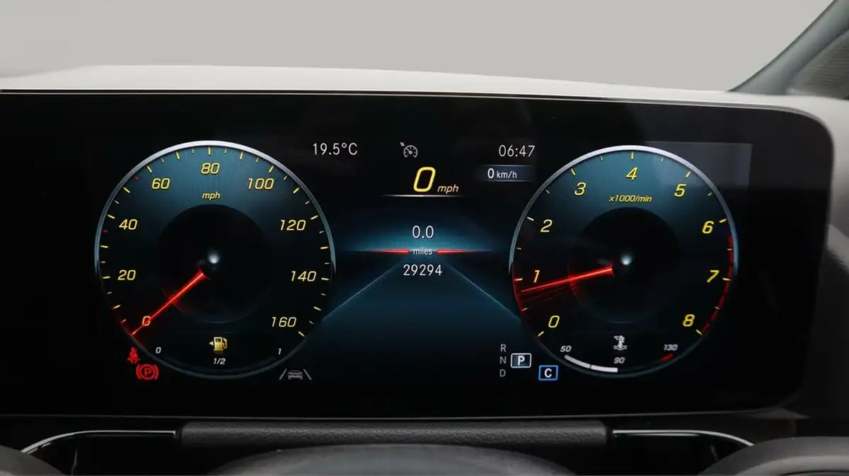 2022-mercedes-benz-gla-class-13-gla-180-amg-line-premium-plus-big-10