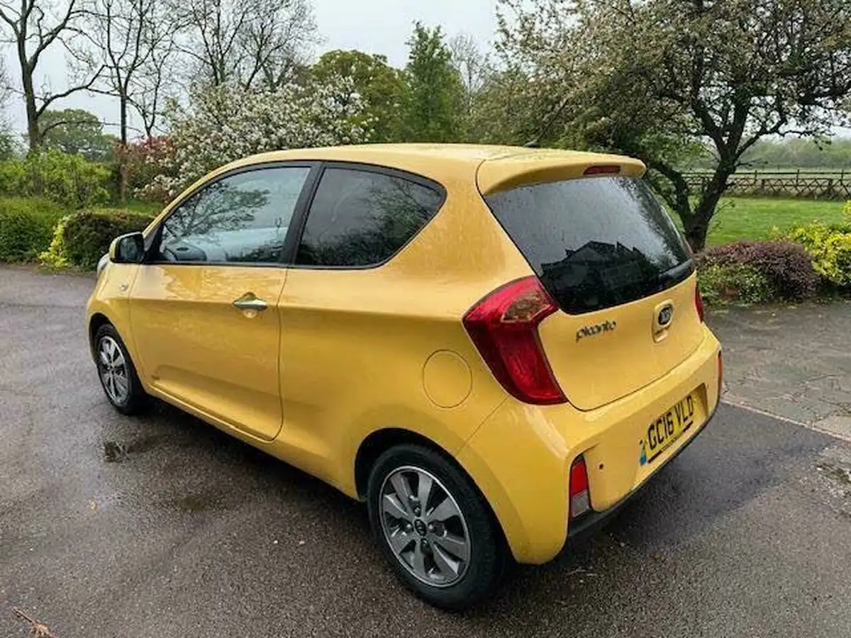 2016-kia-picanto-10-sr7-3d-big-9