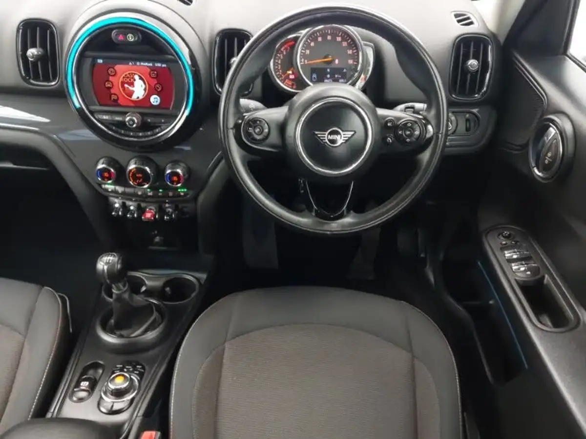 2019-mini-countryman-15-cooper-classic-big-6