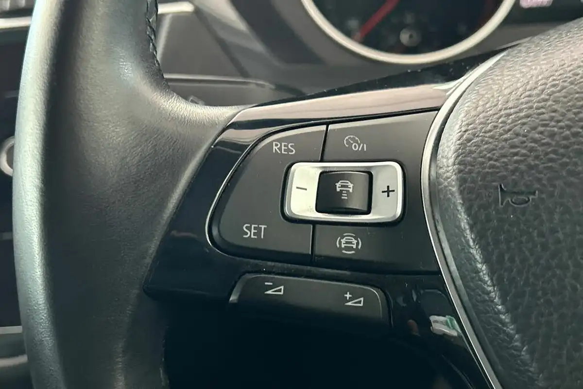 2018-volkswagen-tiguan-20tdi-se-navigation-150ps-scr-big-7