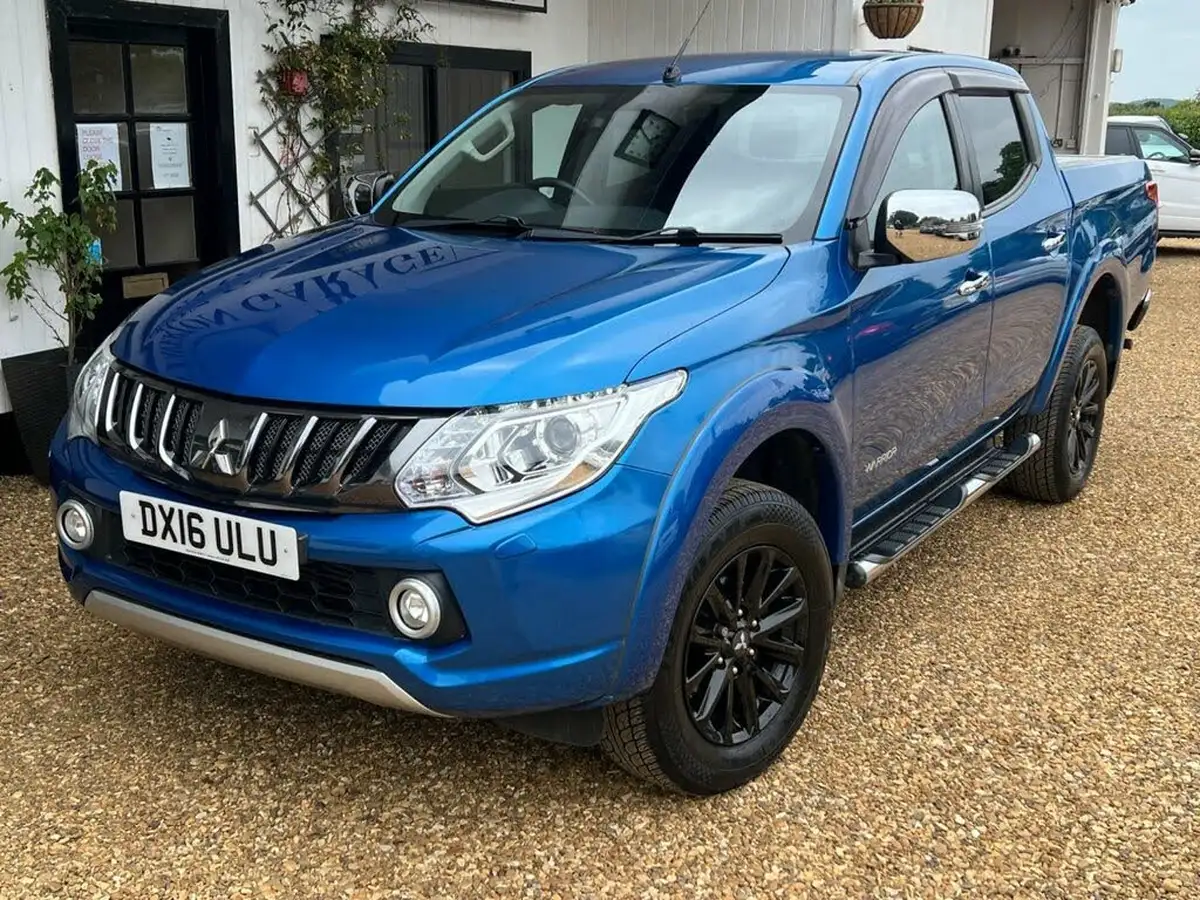 2016-mitsubishi-l200-24di-d-warrior-auto-big-18