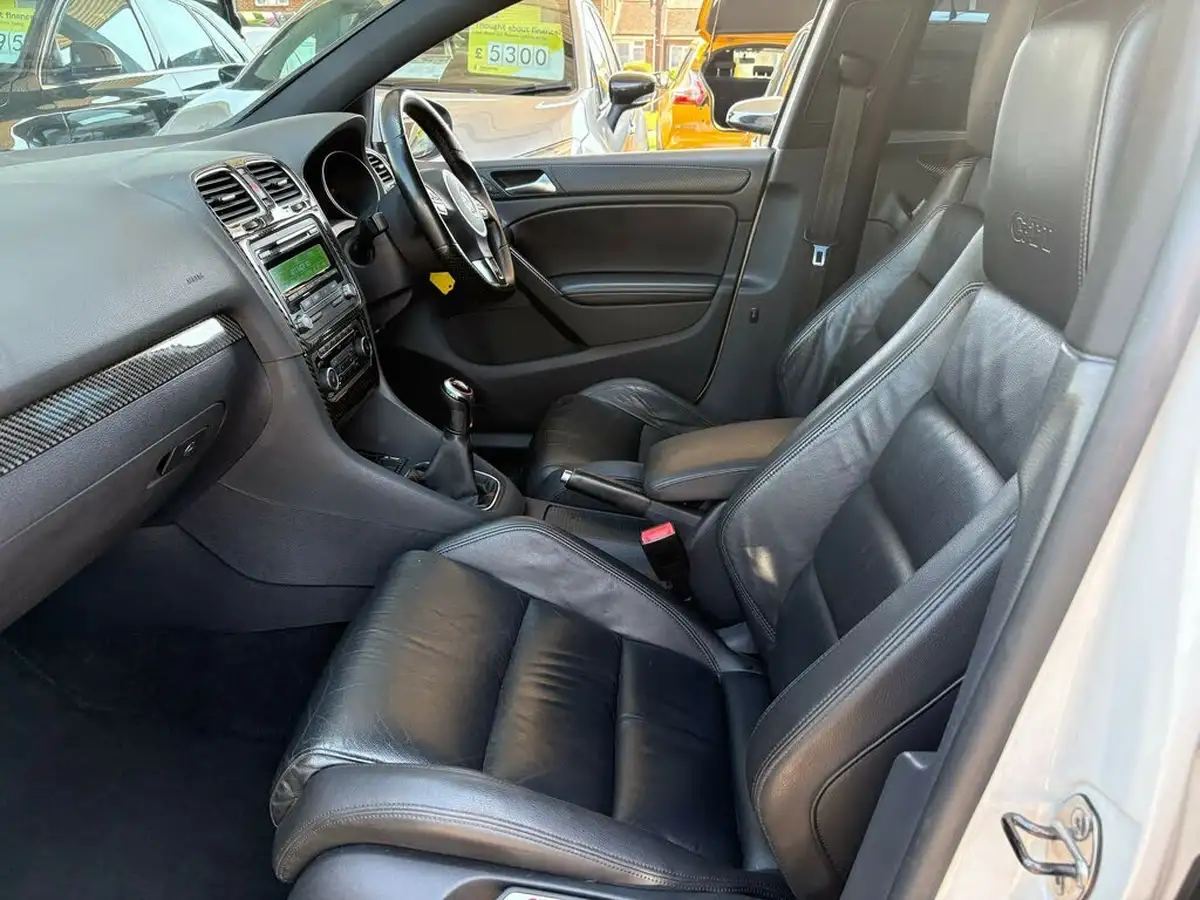 2012-volkswagen-golf-20-gti-tsi-210ps-hatchback-5d-big-11