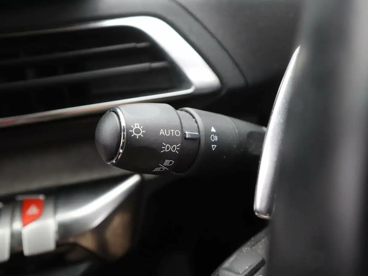 2022-peugeot-3008-suv-15-bluehdi-gt-eat8-big-21