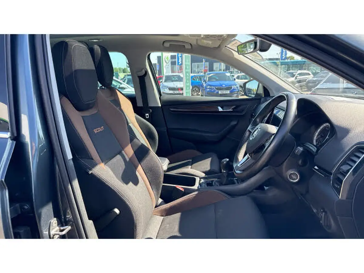 2019-skoda-karoq-20tdi-scout-150ps-big-14