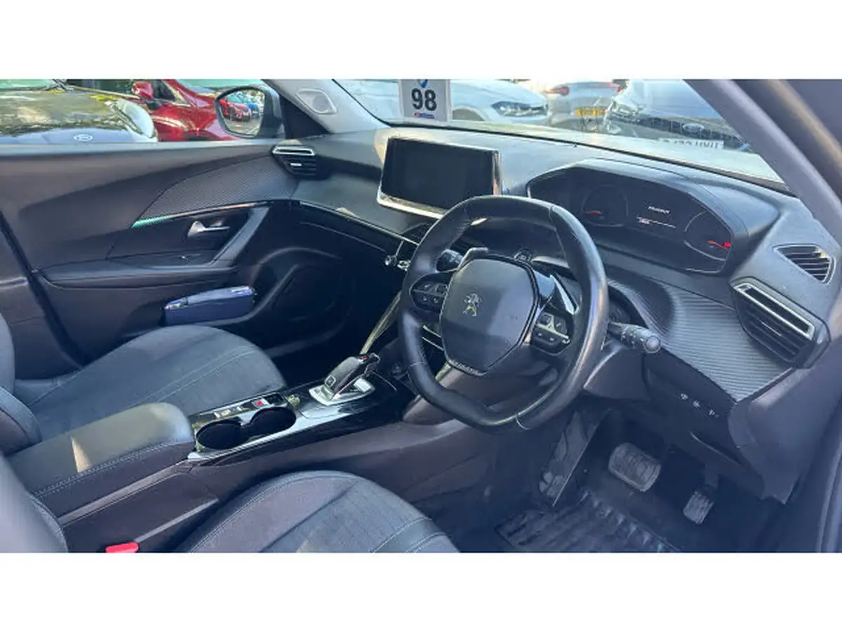 2021-peugeot-2008-suv-12-puretech-allure-130bhp-eat8-big-10