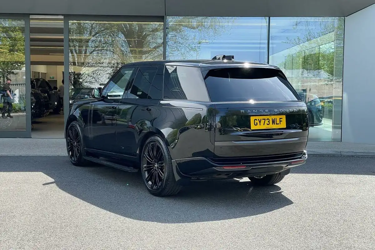 2023-land-rover-range-rover-30-d350-hse-big-65