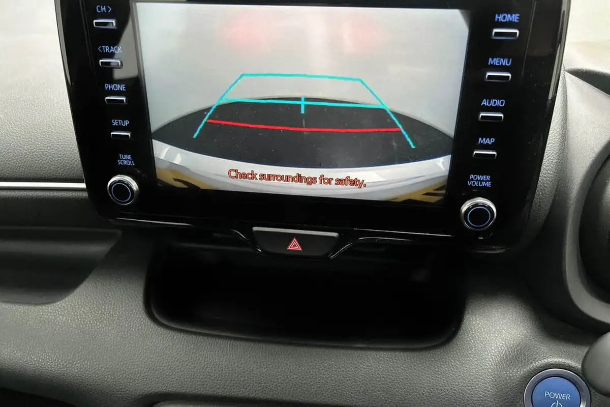 2022-mazda-mazda2-15-agile-big-22