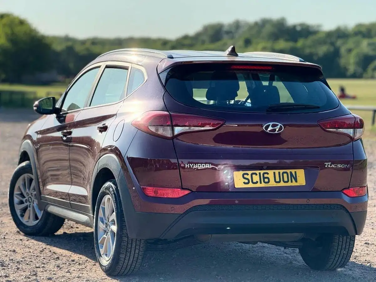 2016-hyundai-tucson-17crdi-blue-drive-se-nav-116ps-big-3