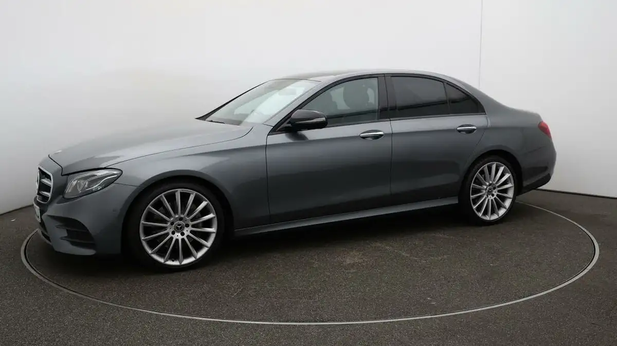 2020-mercedes-benz-e-class-20d-e300d-amg-line-edition-premium-plus-saloon-4d-big-68