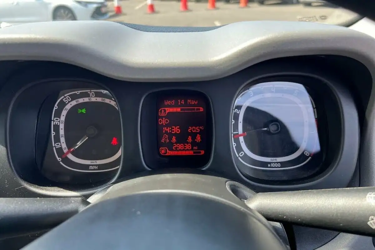 2016-fiat-panda-12-easy-big-14
