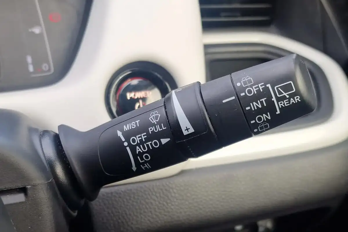 2021-honda-jazz-15-i-mmd-ex-107ps-big-15