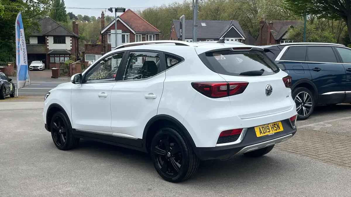 2019-mg-zs-suv-15-vti-tech-exclusive-105bhp-big-4