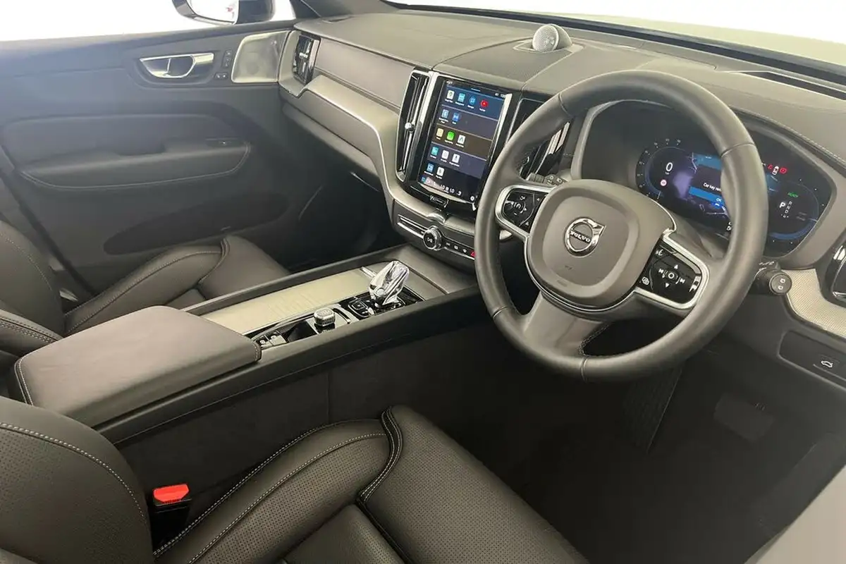 2024-volvo-xc60-20-t8-ultra-black-edition-big-9