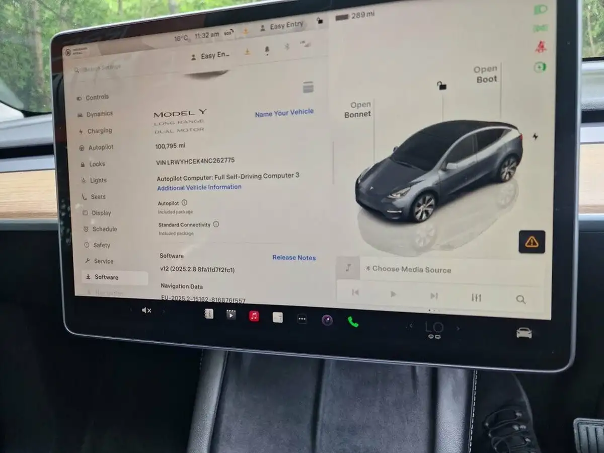 2022-tesla-model-y-e-long-range-big-26
