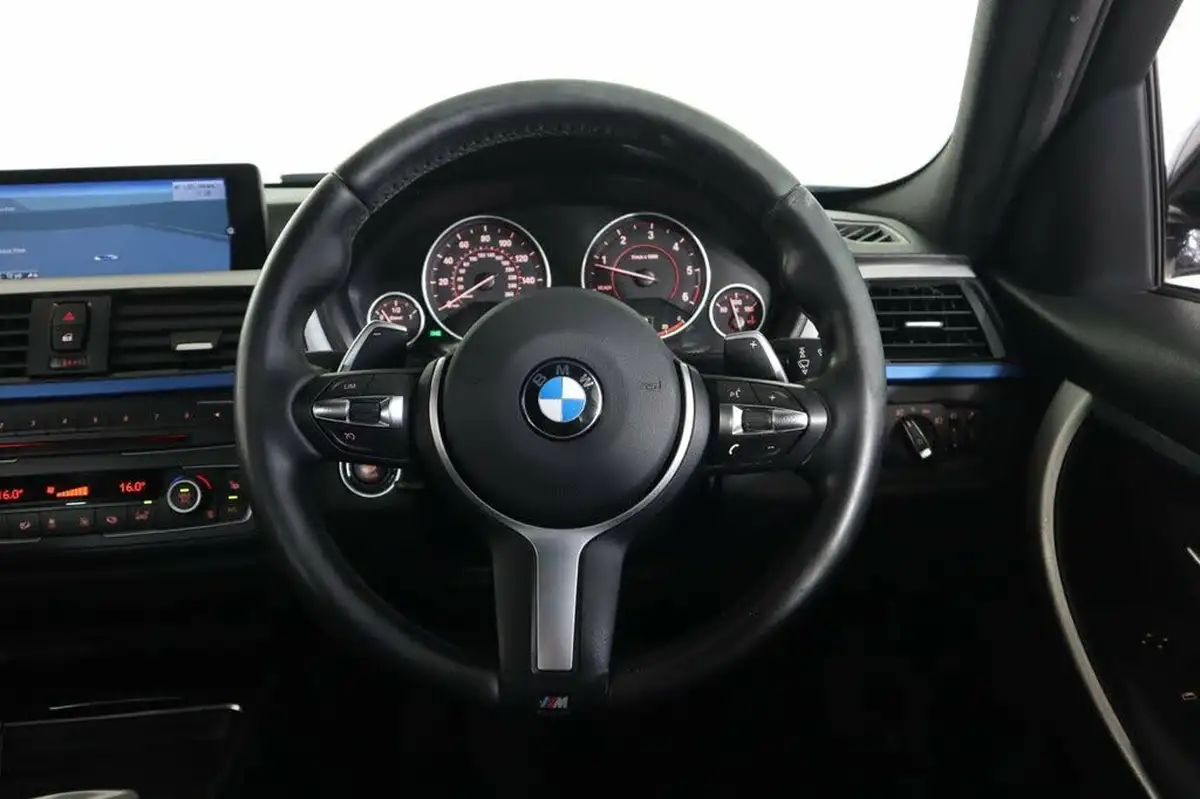 2015-bmw-3-series-20td-320d-m-sport-184bhp-saloon-4d-auto-big-17