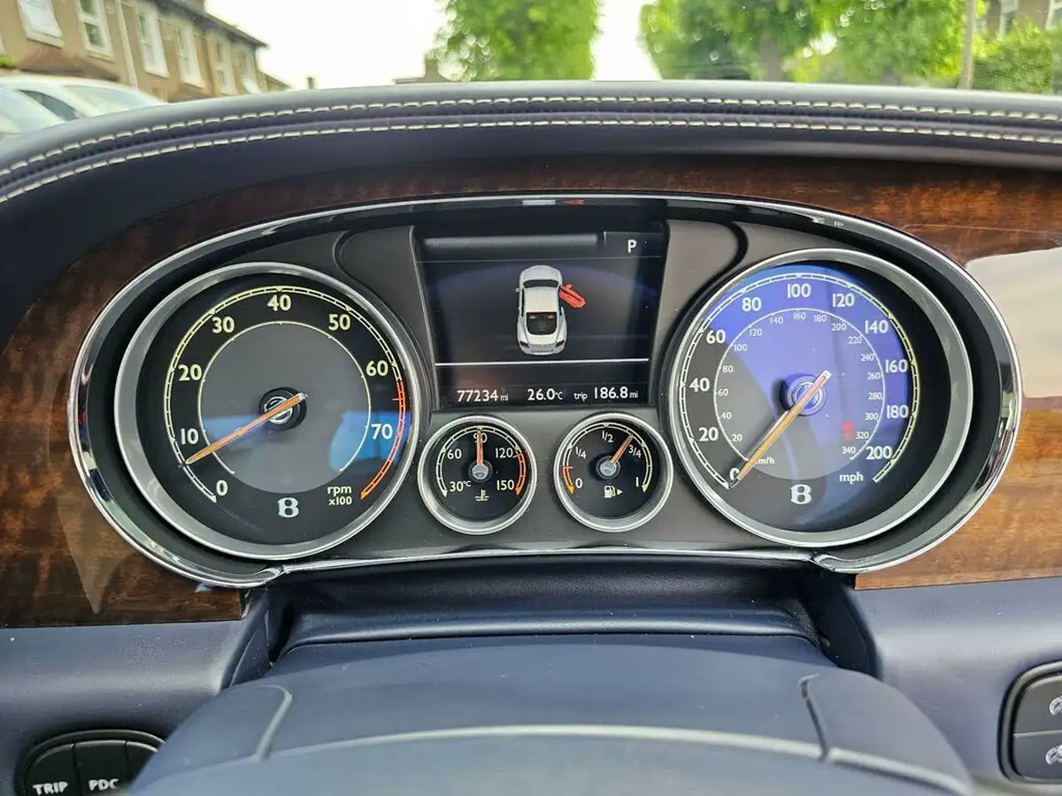 2013-bentley-continental-40-gt-v8-big-44