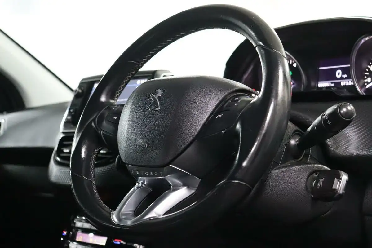 2018-peugeot-2008-suv-12-puretech-allure-130bhp-ss-big-11