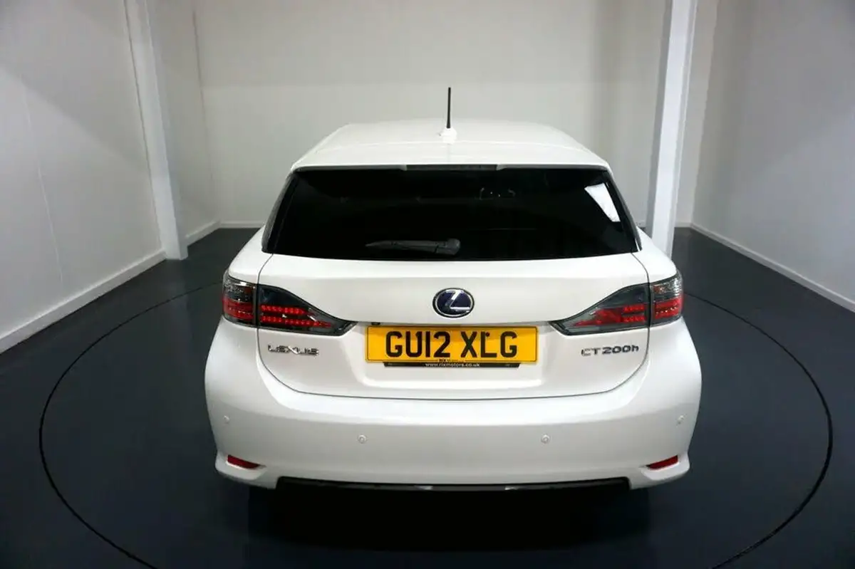 2012-lexus-ct-200h-18-f-sport-big-6