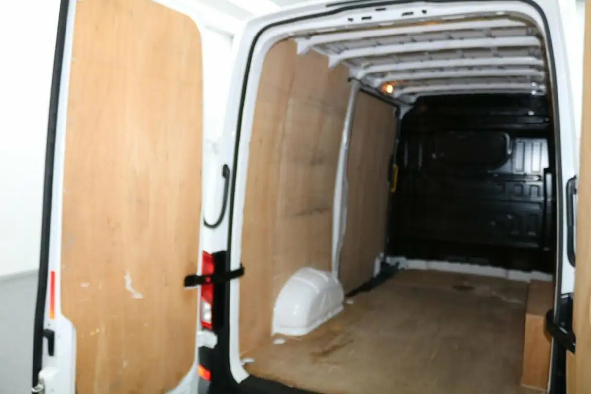 2024-volkswagen-crafter-big-14