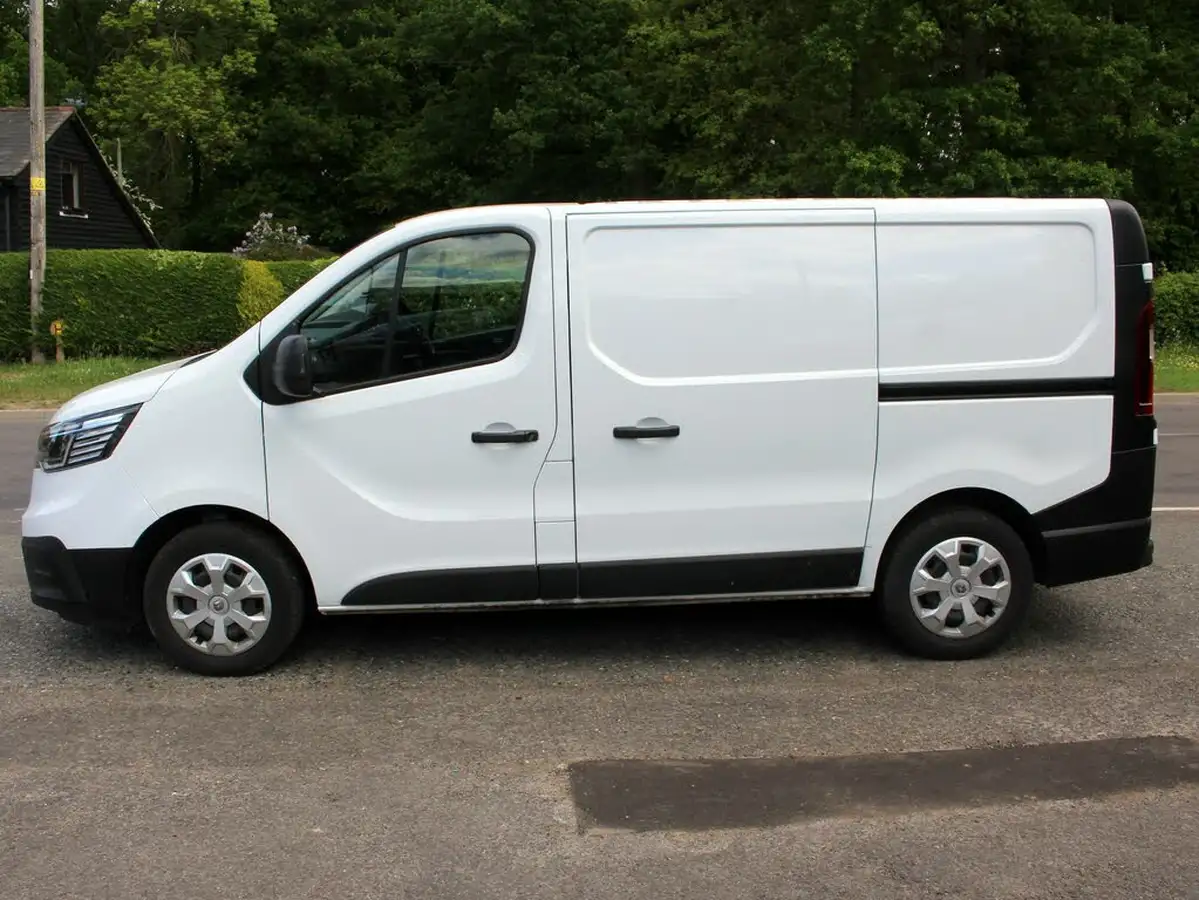 2022-renault-trafic-20dci-sl28-130-business-big-32