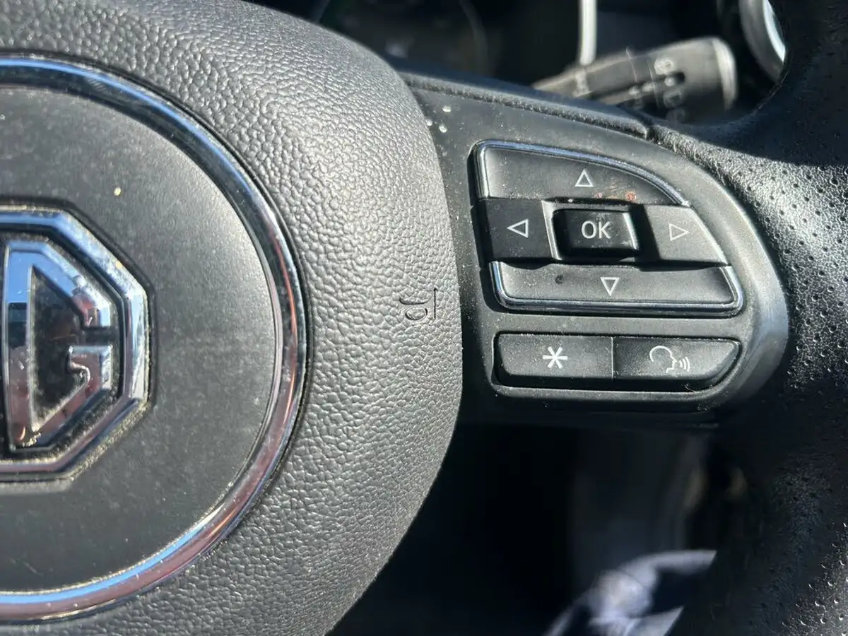 2020-mg-zs-suv-e-exclusive-ev-big-12