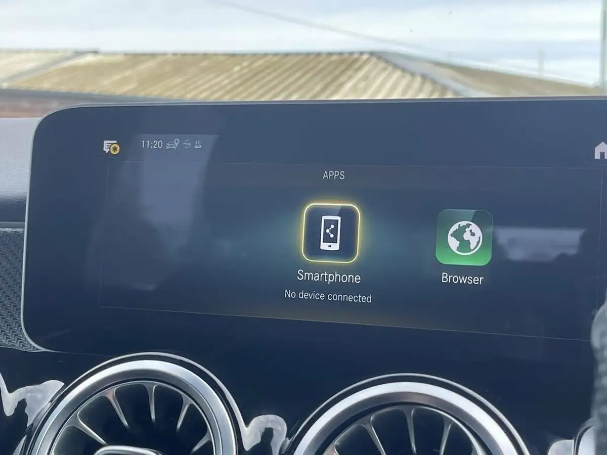 2020-mercedes-benz-glb-class-20d-glb220d-amg-line-premium-5-big-32