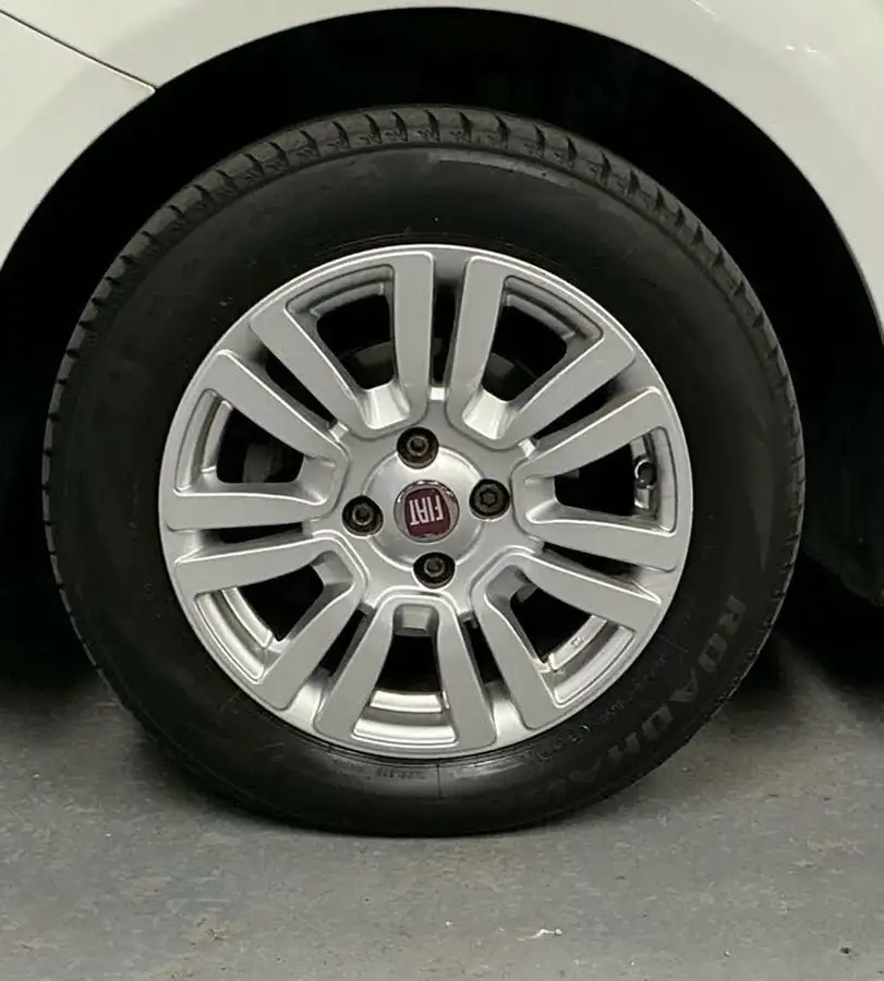 2013-fiat-punto-12-easy-no-ss-5d-big-31
