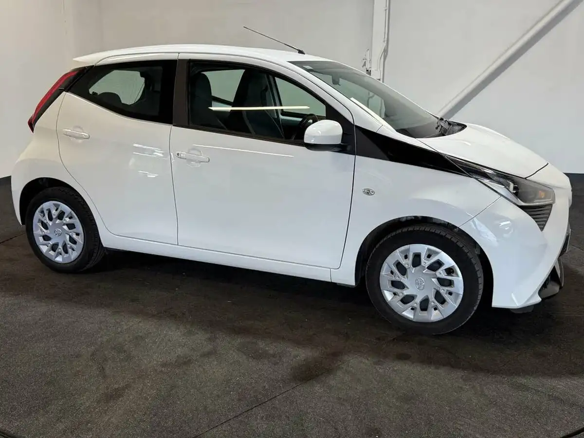 2021-toyota-aygo-10-vvt-i-x-play-tss-x-shift-big-3
