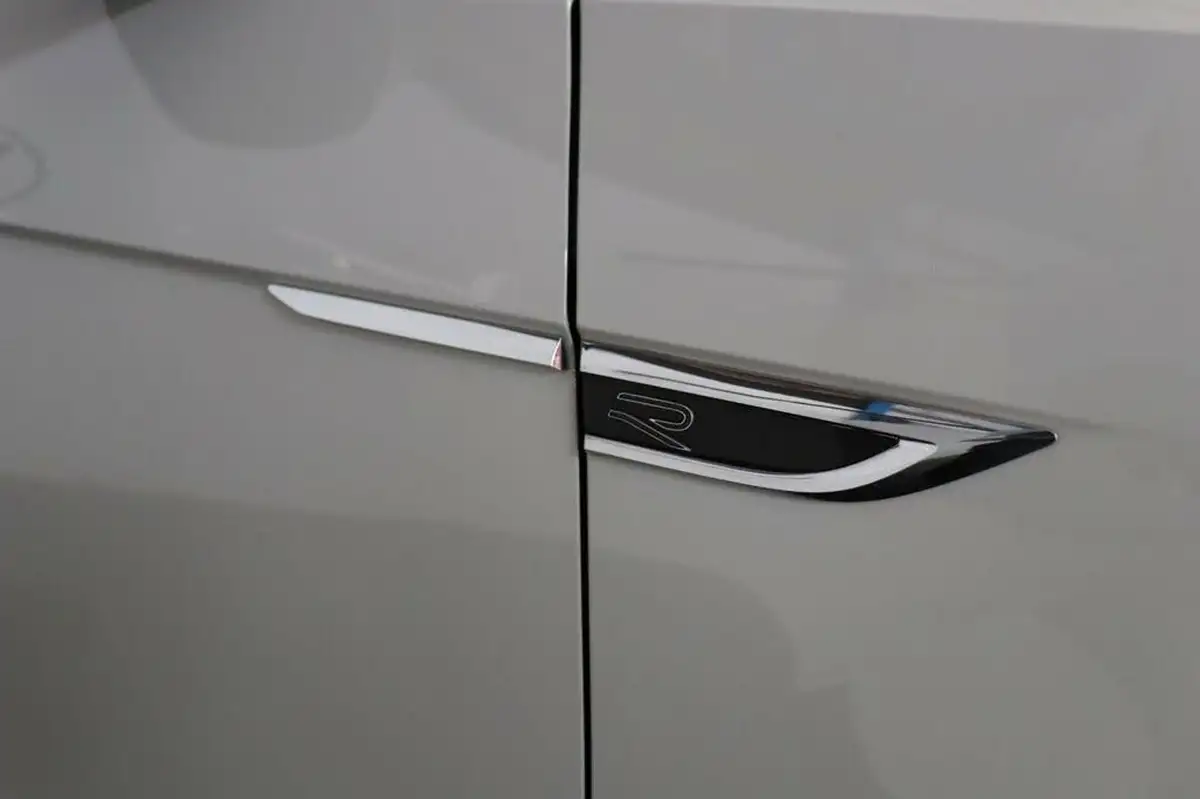 2024-volkswagen-t-roc-15-tsi-r-line-hatchback-5d-dsg-big-20