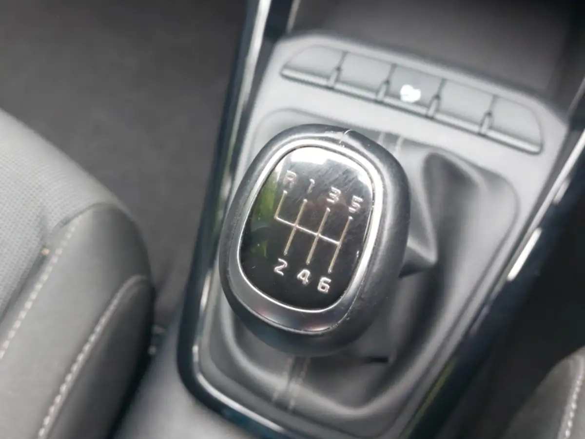 2022-kia-rio-10-t-gdi-2-big-12