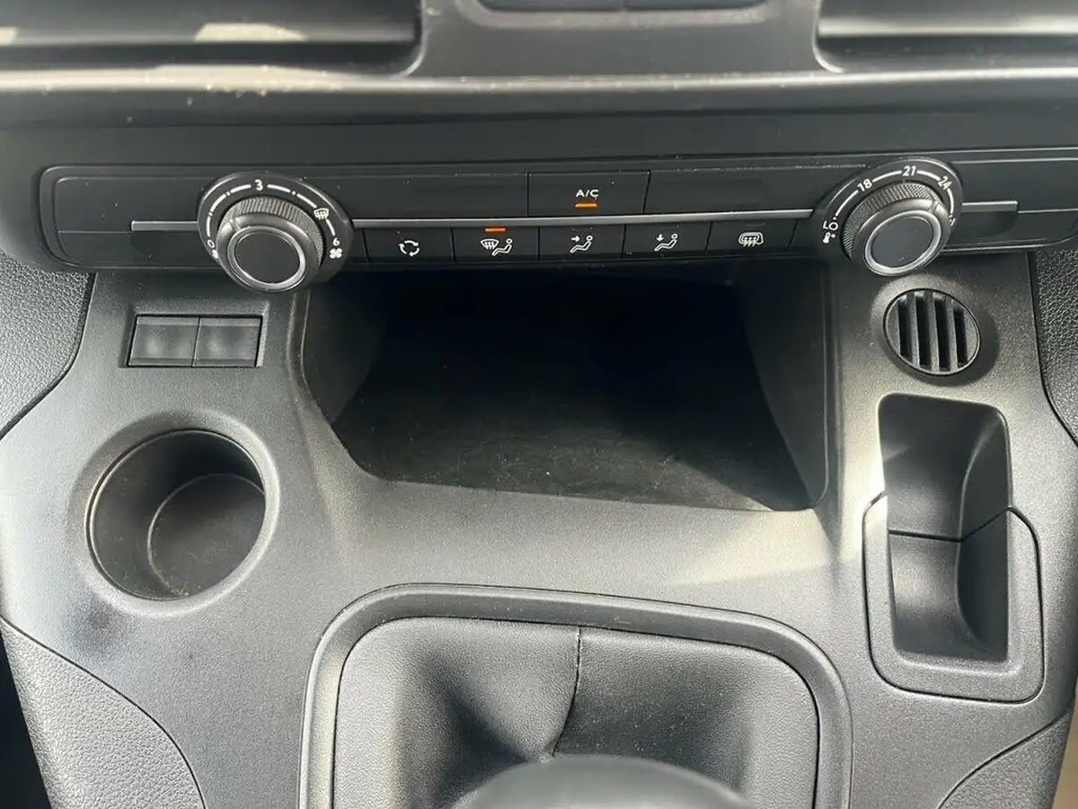 2022-toyota-proace-city-15d-active-big-25