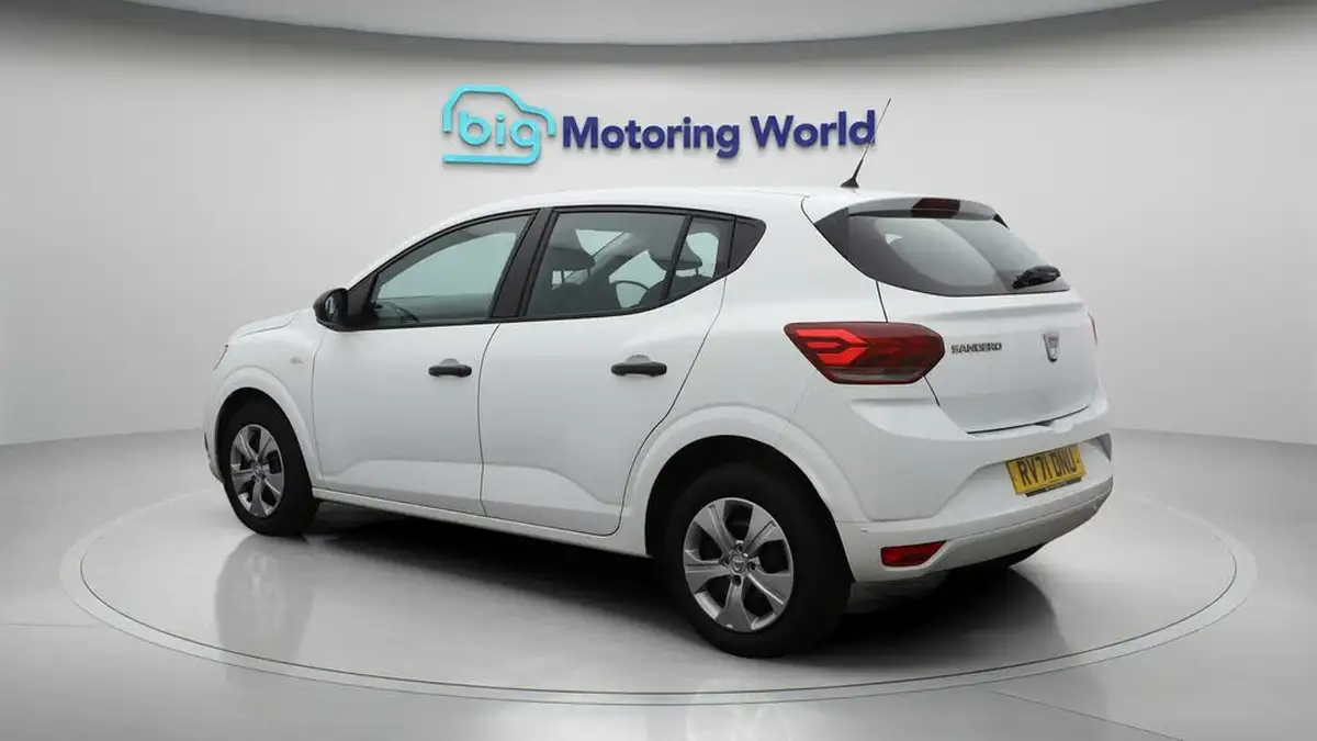 2022-dacia-sandero-10-sce-essential-big-5