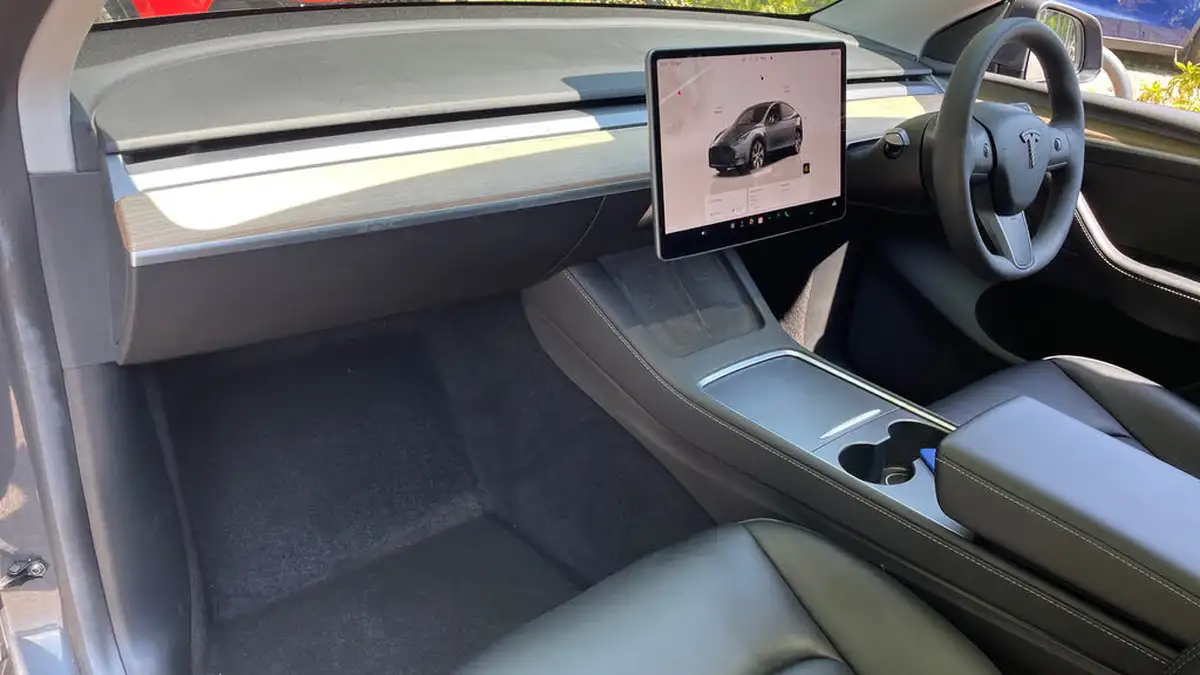 2022-tesla-model-y-e-rwd-big-9